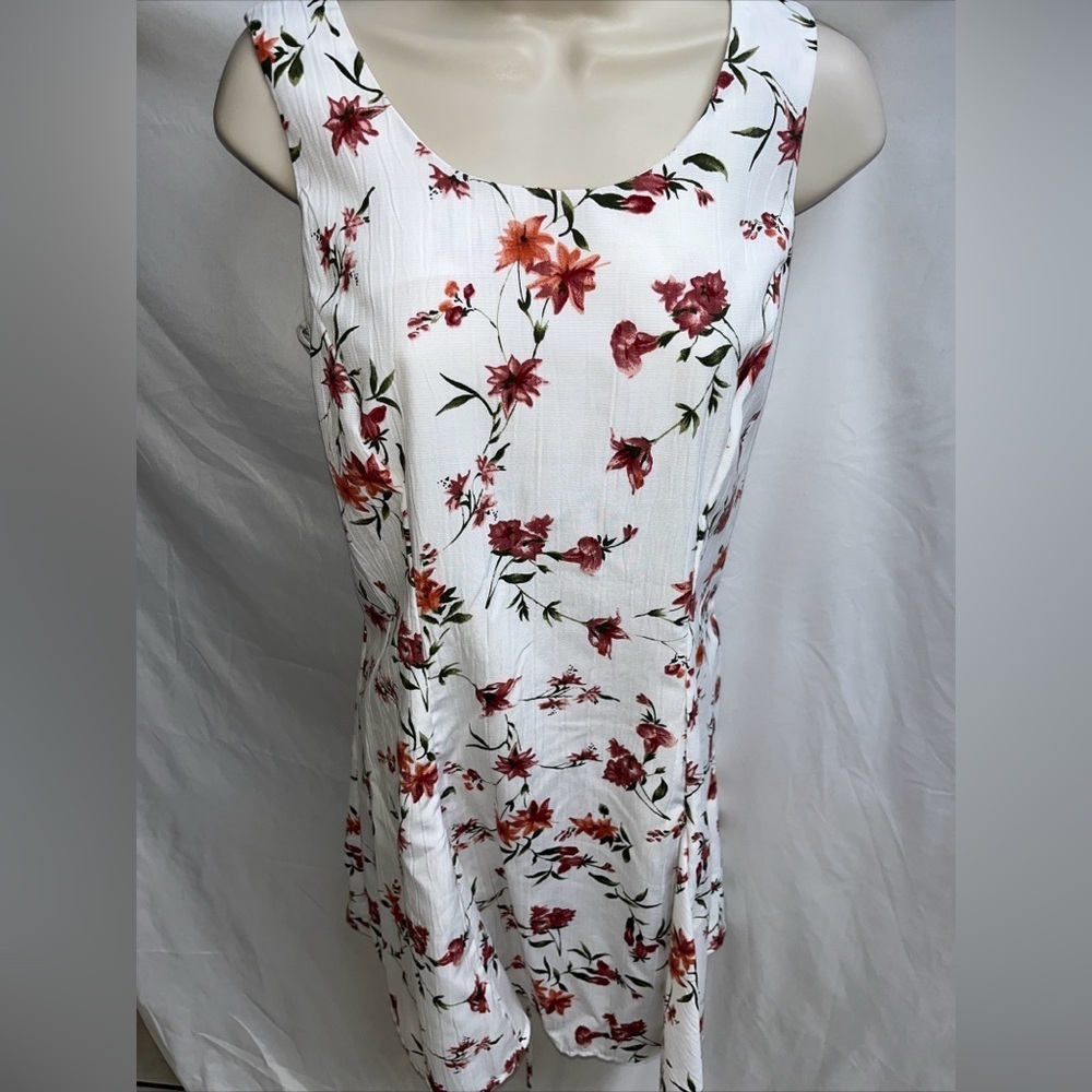 dby ltd  Wonens size 9 White floral sundress
